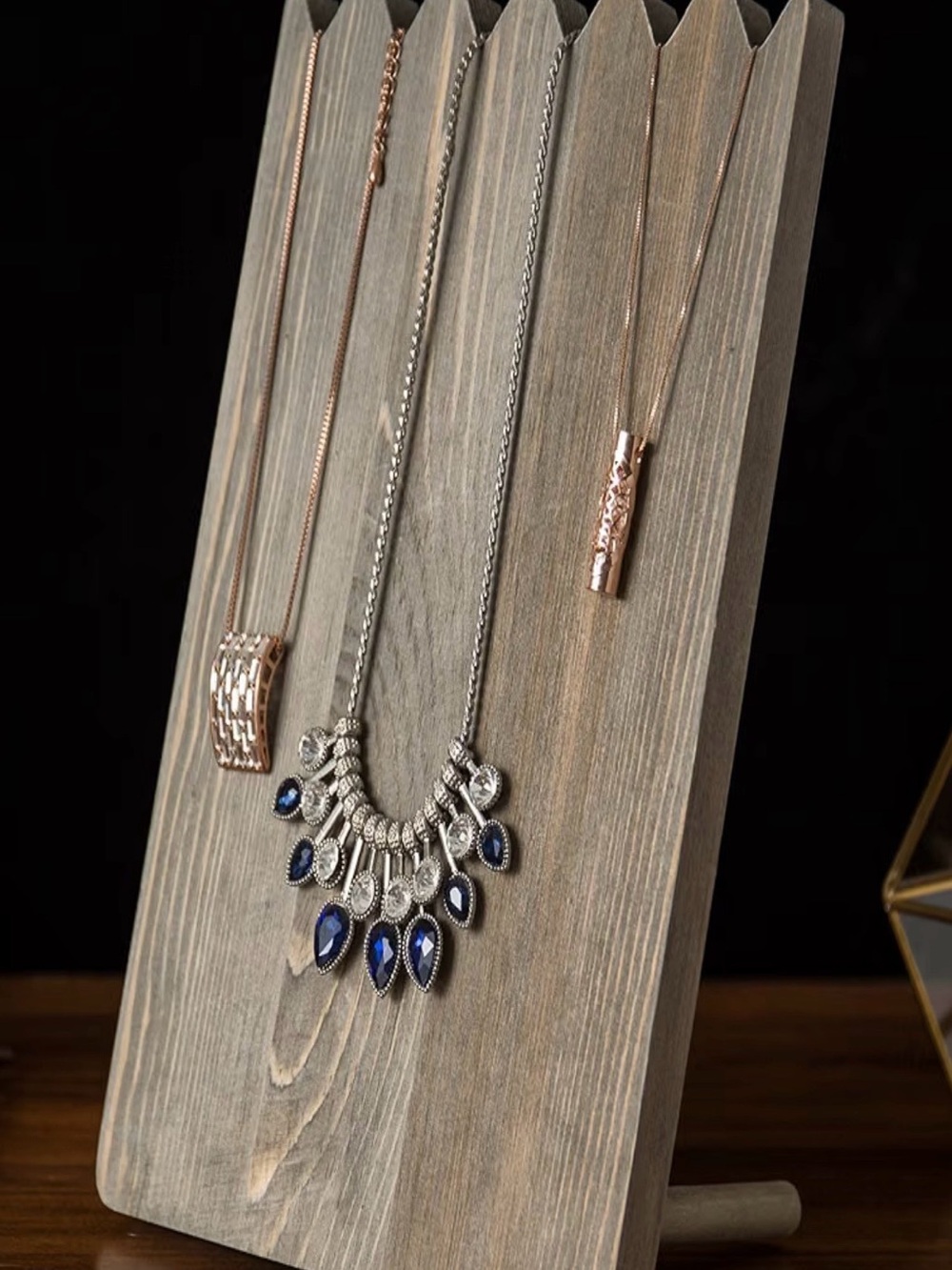 Wood necklace holder